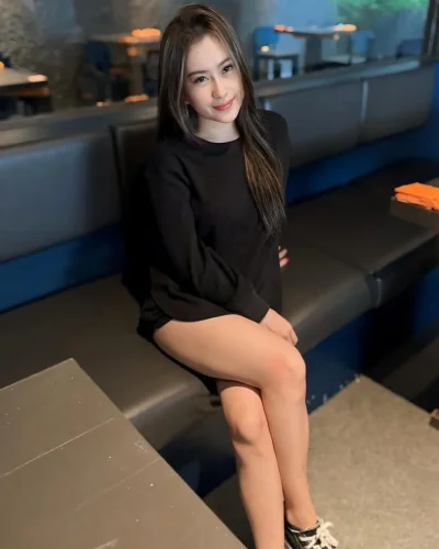 Natasya photo 4, asian, slim, black hair, 164 cm, 49 kg, Hong Kong