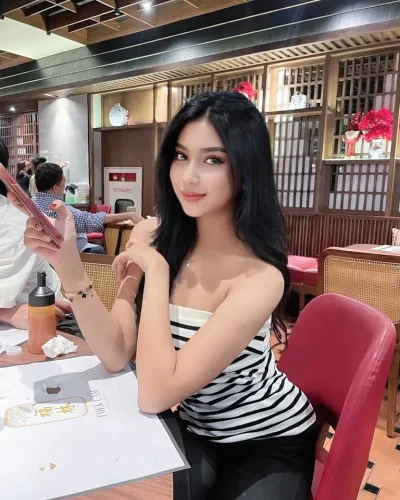 Jihan photo 3, asian, slim, black hair, 172 cm, 45 kg, Hong Kong
