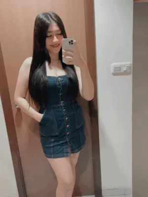 Putri Amelia photo 1, asian, slim, black hair, 166 cm, 44 kg, Hong Kong