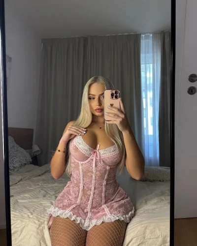 Tyra Charles photo 3, european, slim, blonde hair, 172 cm, 53 kg, Hong Kong