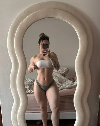 Andrea photo 4, european, average, 169 cm, 68 kg, Hong Kong
