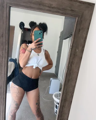 Kayla photo 7, latino, curvy, black hair, 180 cm, 72 kg, Hong Kong