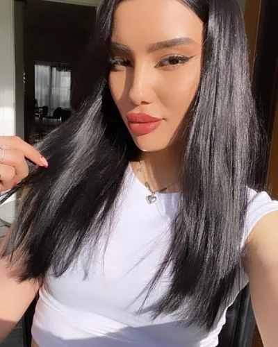 Yildizce photo 2, middle eastern, athletic, black hair, 175 cm, 60 kg, Hong Kong