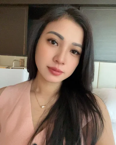Ericanatural photo 2, asian, slim, black hair, 165 cm, 49 kg, Hong Kong