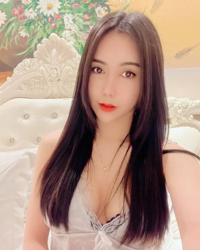 Nina photo 1, asian, slim, black hair, 162 cm, 49 kg, Hong Kong