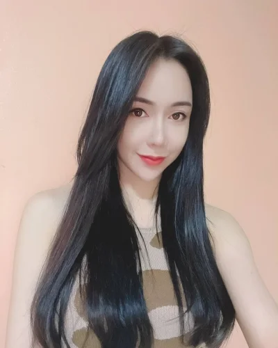 Nina photo 3, asian, slim, black hair, 162 cm, 49 kg, Hong Kong