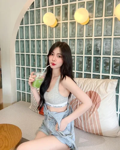 Canissa photo 2, asian, slim, black hair, 171 cm, 49 kg, Hong Kong