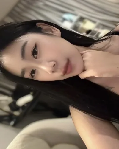 Busty photo 1, asian, athletic, black hair, 162 cm, 53 kg, Hong Kong