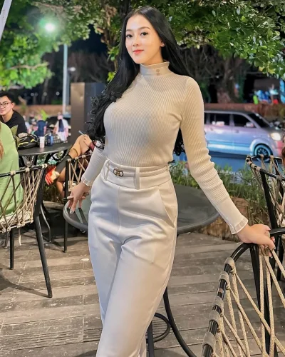Nindy photo 2, asian, athletic, black hair, 165 cm, 52 kg, Hong Kong