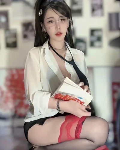 Busty photo 4, asian, athletic, black hair, 158 cm, 48 kg, Hong Kong
