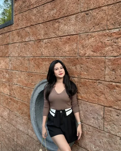 Dessy photo 1, asian, slim, black hair, 166 cm, 46 kg, Hong Kong