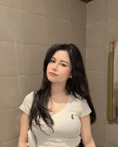 Dessy photo 6, asian, slim, black hair, 166 cm, 46 kg, Hong Kong