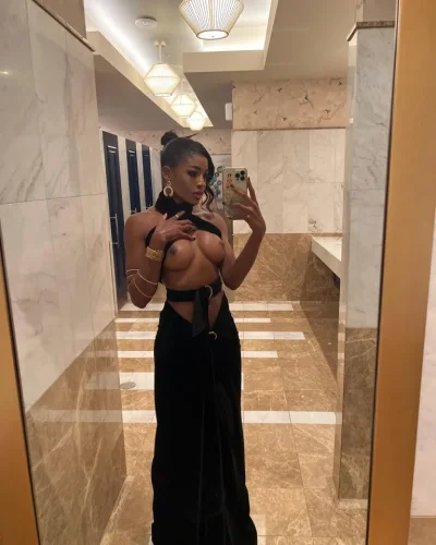 Melanie Melissa photo 3, ebony / black, athletic, black hair, 166 cm, 60 kg, Hong Kong