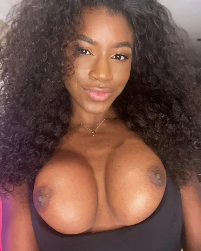 Melanie Melissa photo 4, ebony / black, athletic, black hair, 166 cm, 60 kg, Hong Kong