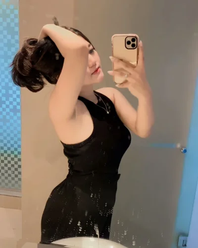 Winter photo 2, asian, slim, brunette, 167 cm, 50 kg, Hong Kong