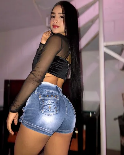Veronique photo 1, latino, slim, black hair, 171 cm, 50 kg, Hong Kong