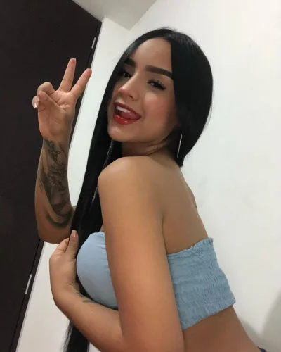 Veronique photo 4, latino, slim, black hair, 171 cm, 50 kg, Hong Kong