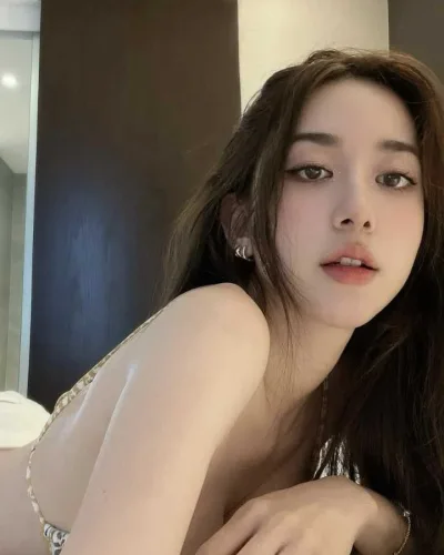 Avery photo 2, asian, slim, black hair, 165 cm, 49 kg, Hong Kong