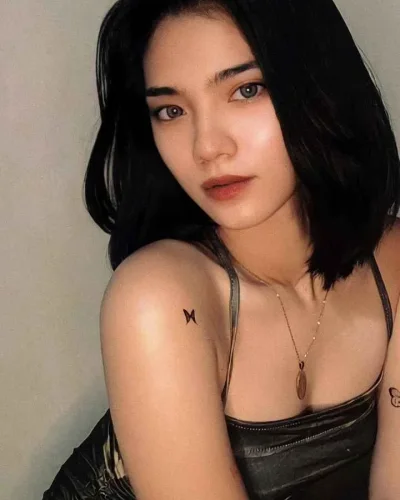 Gina photo 4, asian, slim, black hair, 165 cm, 49 kg, Hong Kong