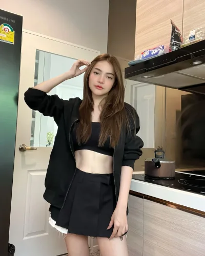 Fitri photo 7, asian, slim, brunette, 168 cm, 48 kg, Hong Kong