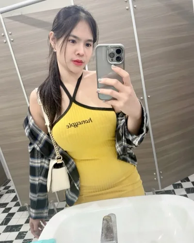 Cicilia photo 2, asian, petite, black hair, 155 cm, 48 kg, Hong Kong