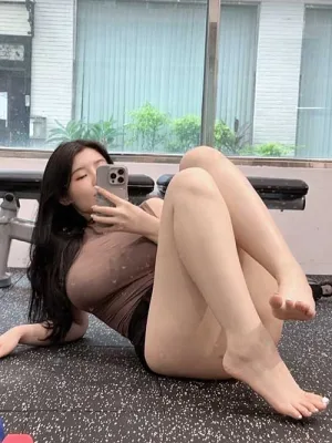 Azami photo 1, asian, average, black hair, 168 cm, 63 kg, Hong Kong
