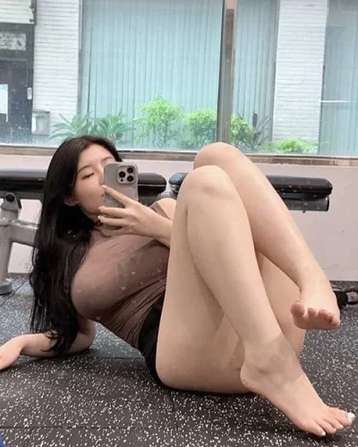 Azami photo 1, asian, average, black hair, 168 cm, 63 kg, Hong Kong