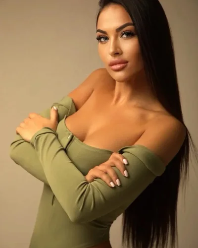 Darlene photo 5, european, slim, brunette, 170 cm, 54 kg, Hong Kong