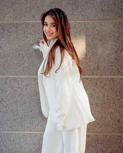 Anna photo 1, indian, athletic, brunette, 170 cm, 58 kg, Hong Kong