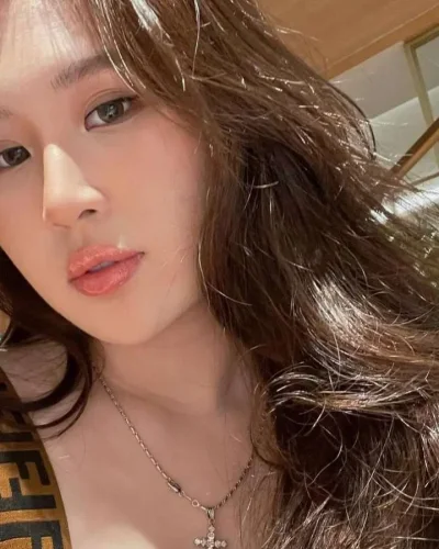 Julia photo 3, asian, slim, brunette, 166 cm, 48 kg, Hong Kong