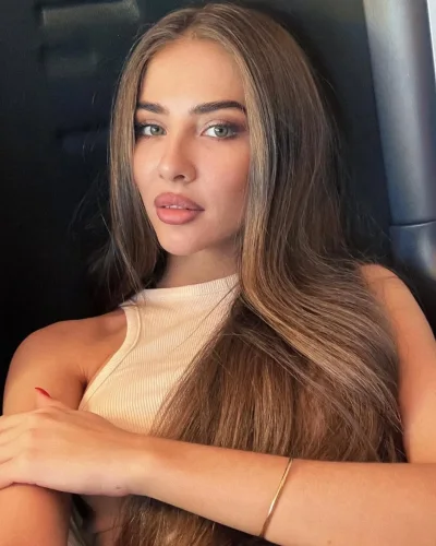 Amita photo 2, european, slim, brunette, 170 cm, 53 kg, Hong Kong