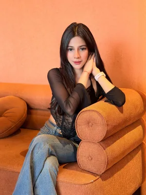 Melanie photo 1, asian, slim, black hair, 165 cm, 44 kg, Hong Kong