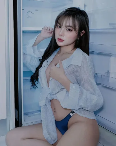 Putri photo 2, asian, slim, brunette, 167 cm, 48 kg, Hong Kong