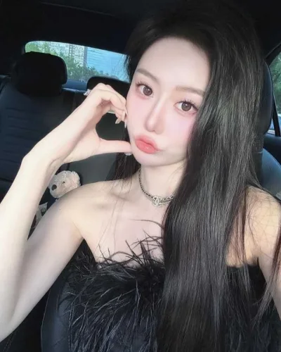 Xiao Yu photo 3, asian, slim, black hair, 164 cm, 51 kg, Hong Kong