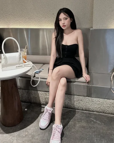 Hanna photo 1, asian, slim, black hair, 169 cm, 50 kg, Hong Kong
