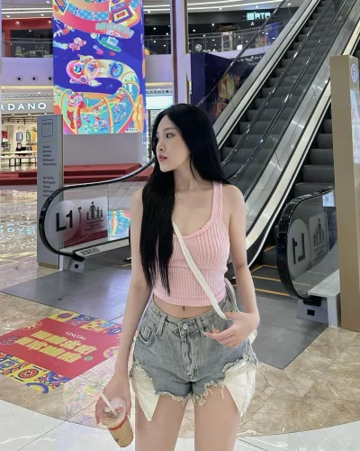 Hanna photo 3, asian, slim, black hair, 169 cm, 50 kg, Hong Kong