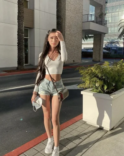Zara photo 1, asian, slim, black hair, 165 cm, 50 kg, Hong Kong