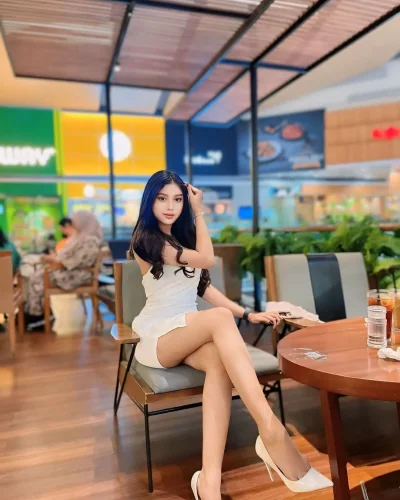 Nabila Alicia photo 1, asian, slim, black hair, 172 cm, 48 kg, Hong Kong