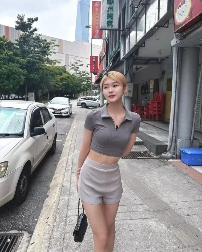 Sinta photo 4, asian, athletic, blonde hair, 165 cm, 55 kg, Hong Kong