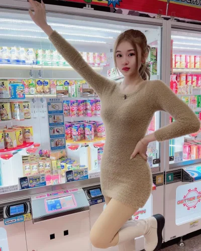 Sinta photo 7, asian, athletic, blonde hair, 165 cm, 55 kg, Hong Kong