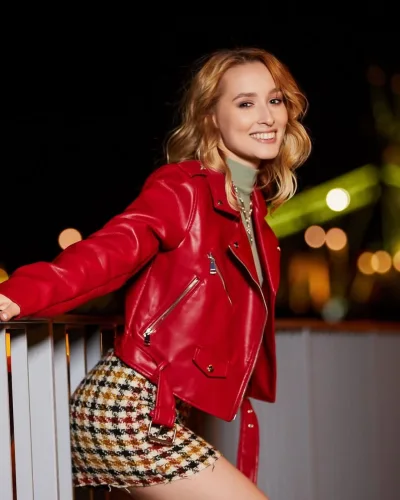 Tomasa photo 2, european, slim, blonde hair, 170 cm, 54 kg, Hong Kong