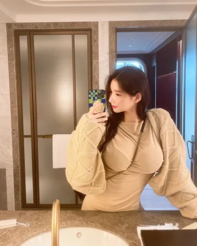 Stella photo 3, asian, slim, black hair, 163 cm, 46 kg, Hong Kong