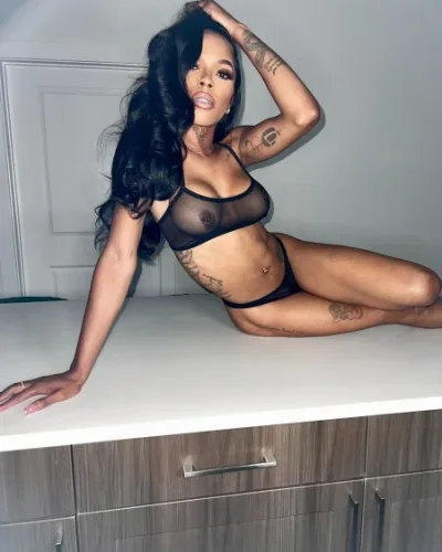 Kassidy photo 13, ebony / black, average, black hair, 164 cm, 58 kg, Small bust, Hong Kong