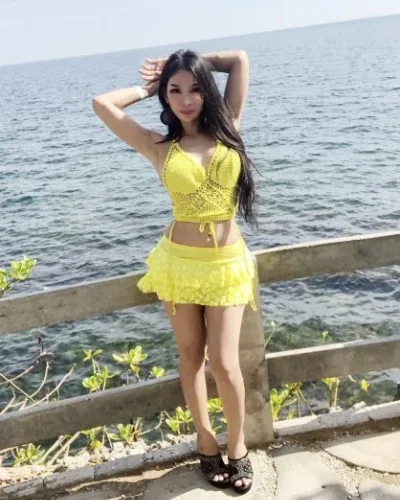 Salma photo 14, asian, petite, brunette, 152 cm, 45 kg, Medium bust, Hong Kong
