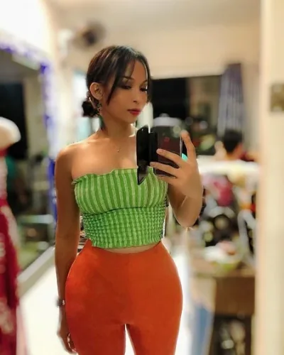 Salma photo 44, asian, petite, brunette, 152 cm, 45 kg, Medium bust, Hong Kong
