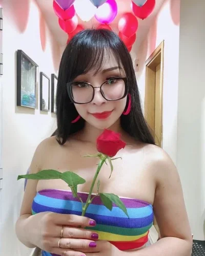 Salma photo 60, asian, petite, brunette, 152 cm, 45 kg, Medium bust, Hong Kong