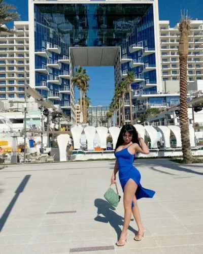 Salma photo 73, asian, petite, brunette, 152 cm, 45 kg, Medium bust, Hong Kong