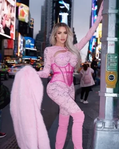 Monika photo 3, latino, average, blonde hair, 178 cm, 70 kg, Medium bust, Hong Kong