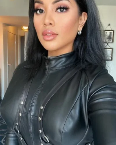 Jane photo 22, asian, curvy, black hair, 161 cm, 68 kg, Large bust, Hong Kong