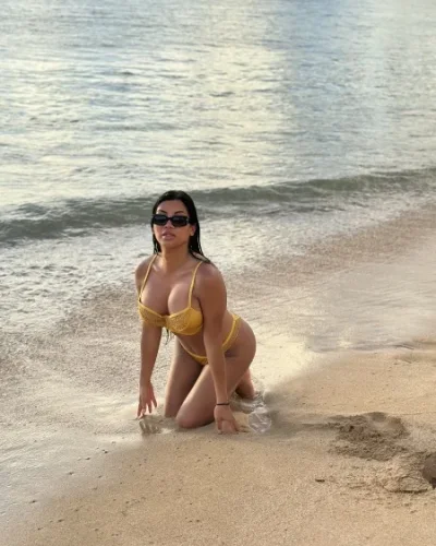 Jane photo 30, asian, curvy, black hair, 161 cm, 68 kg, Large bust, Hong Kong